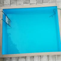 Starý betonový bazén. Provedena izolace bazénovou folií 